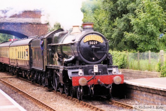 5029 Nunney Castle at Evesham Image Not Available